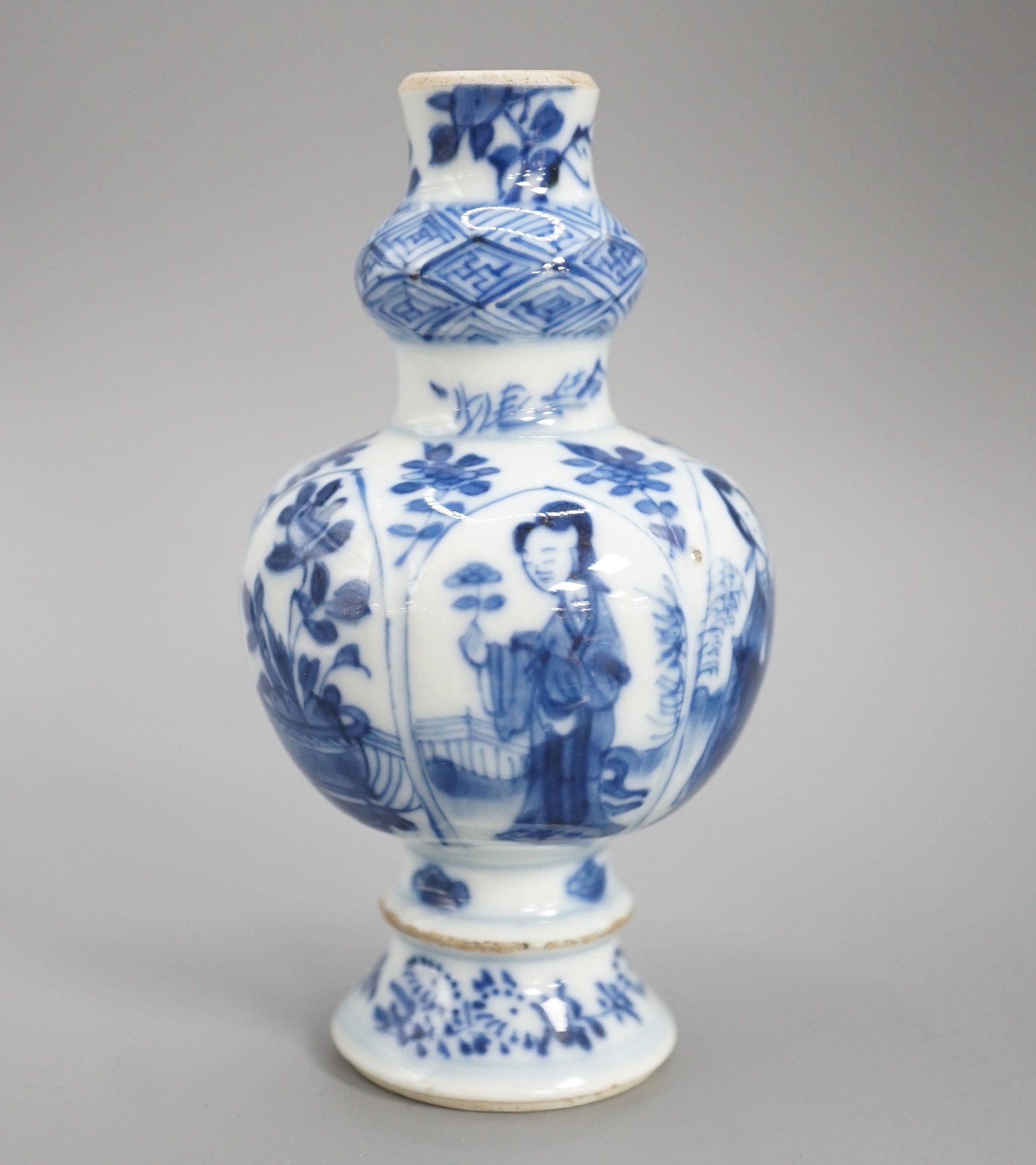 A Chinese Kangxi blue and white garlic neck vase, rim reduced 11cm